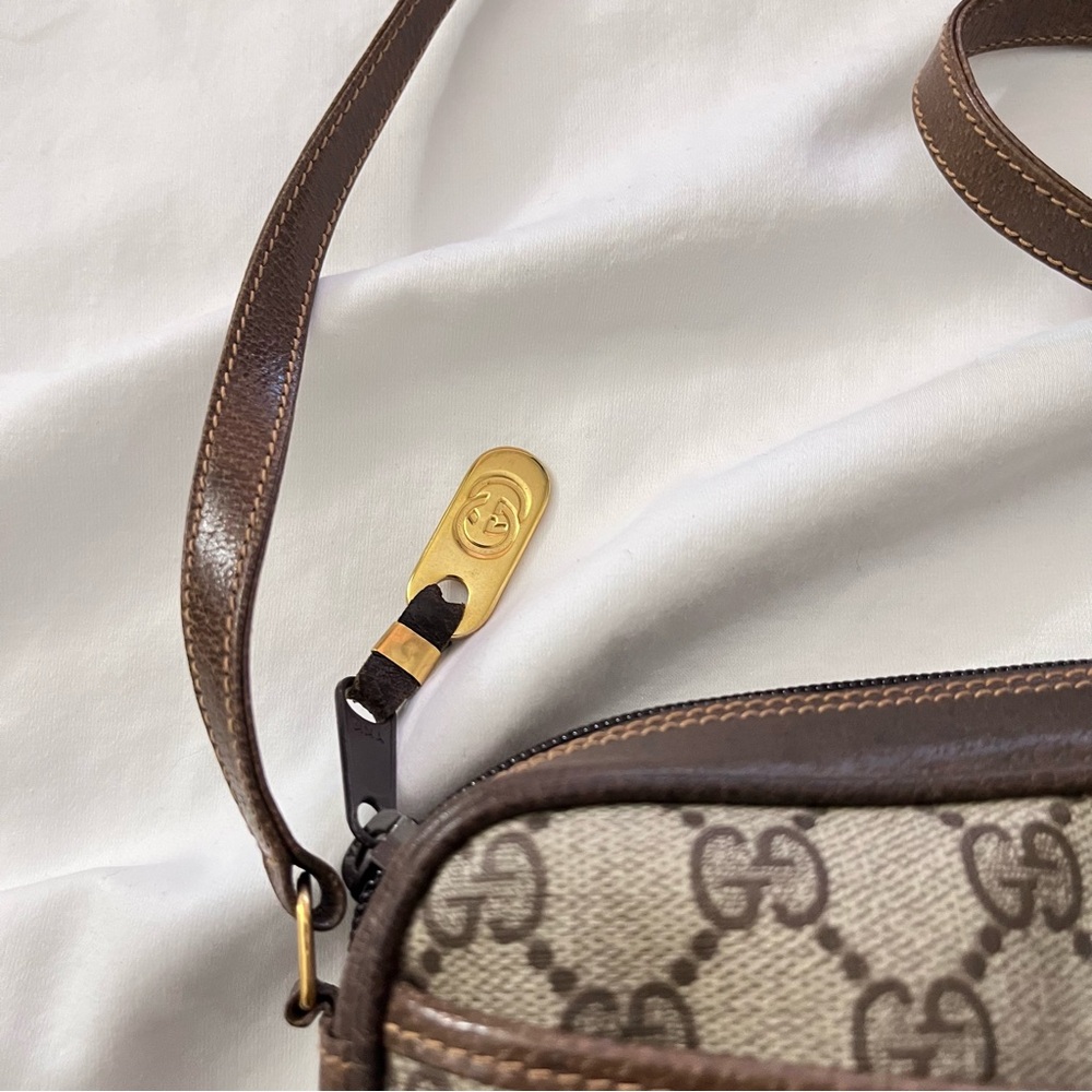 Vintage Gucci Sling Bag Classic Sherryline Monogram Preowned - Picture 2 of 11